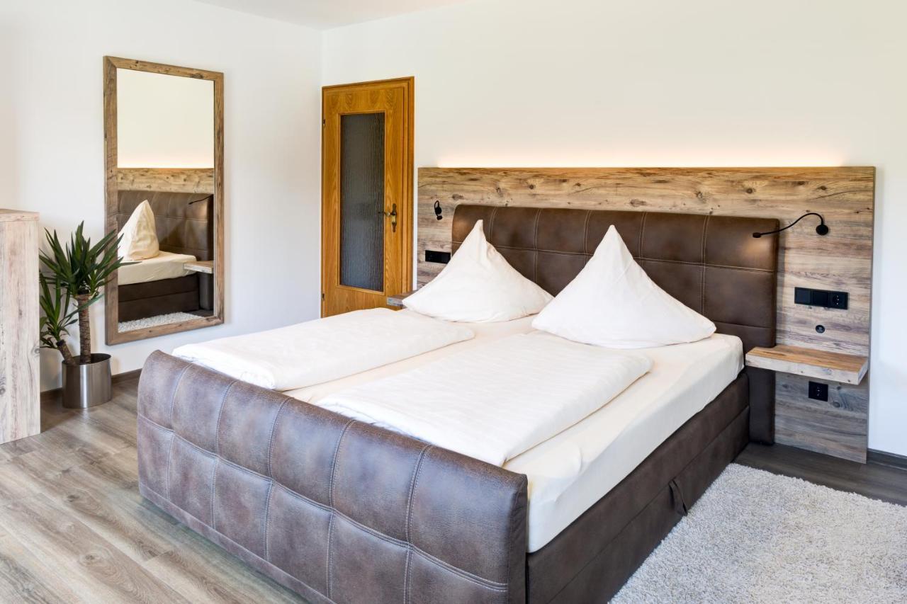 Hotel Garni "Cafe Im Hamm" Целль-ан-дер-Мозель Экстерьер фото