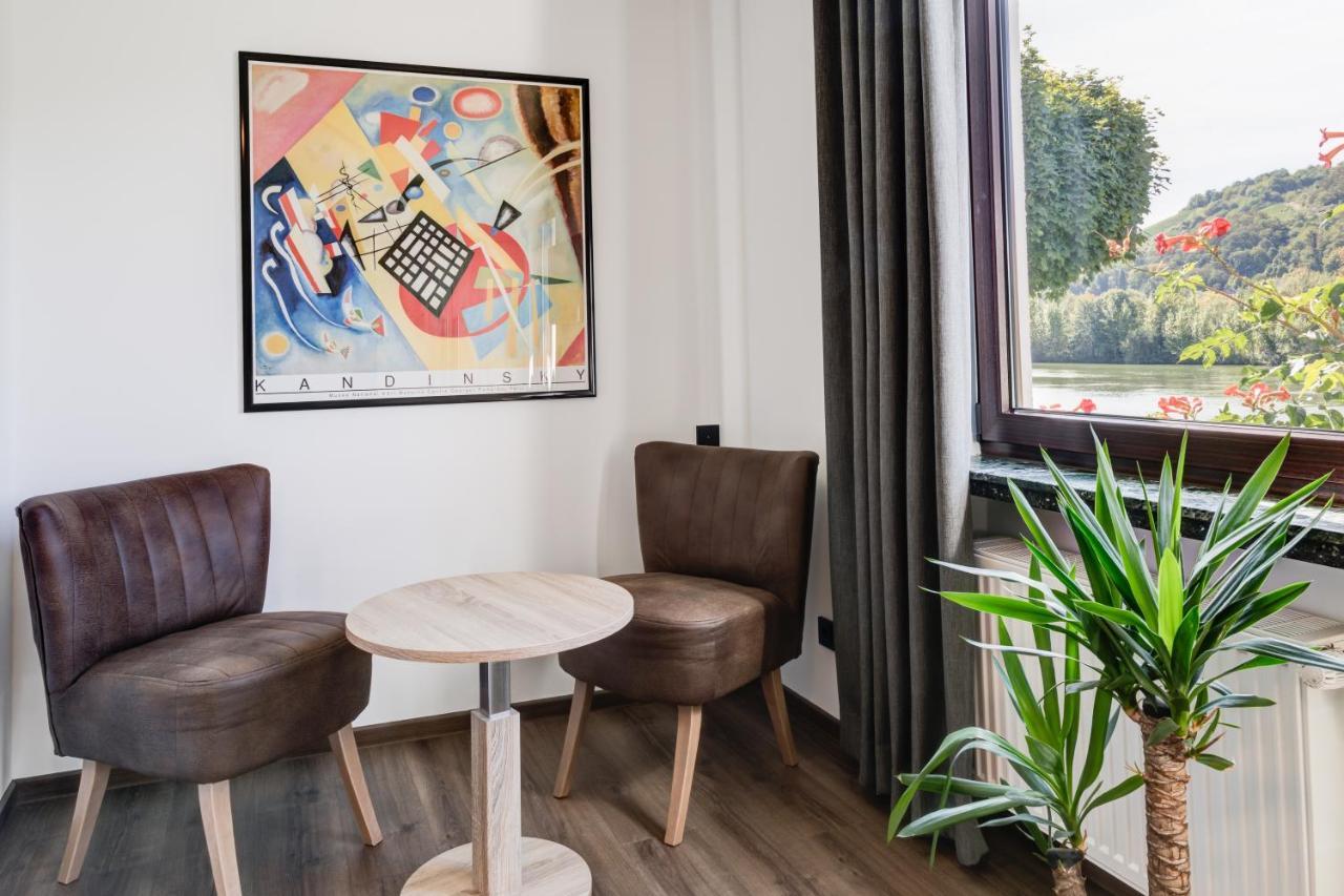 Hotel Garni "Cafe Im Hamm" Целль-ан-дер-Мозель Экстерьер фото