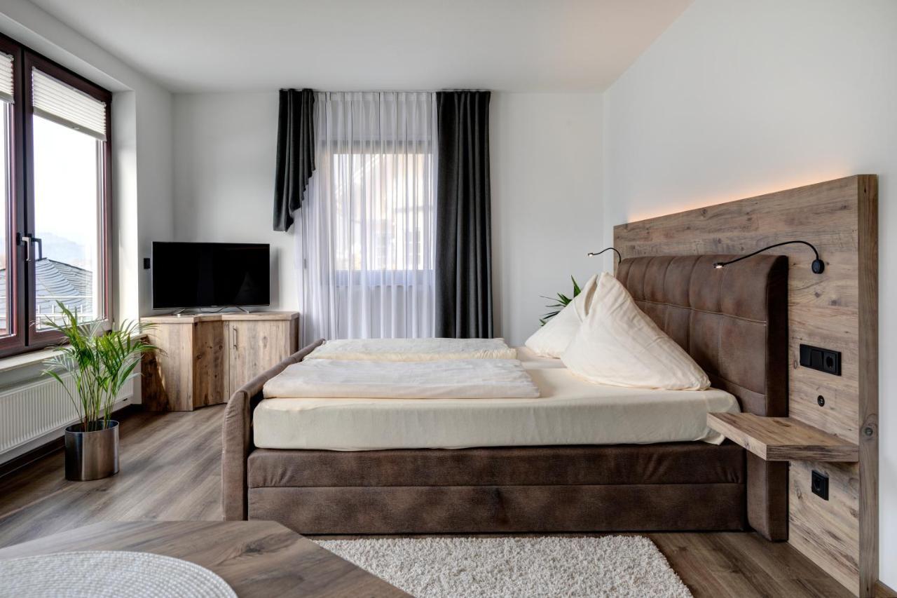 Hotel Garni "Cafe Im Hamm" Целль-ан-дер-Мозель Экстерьер фото